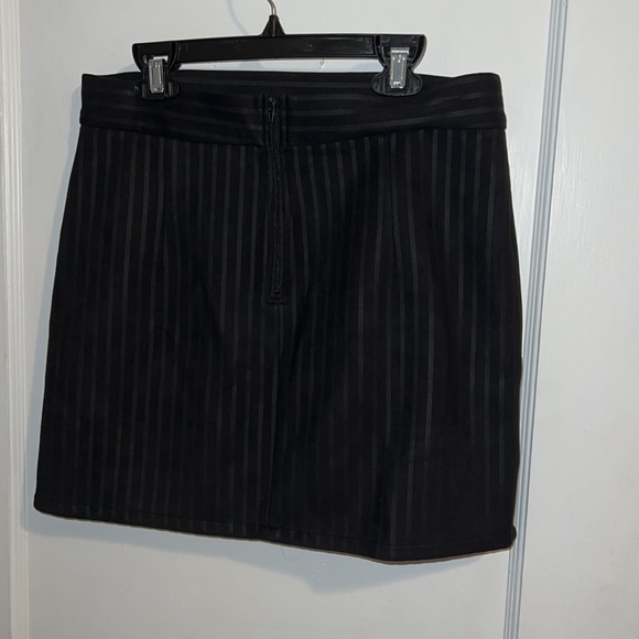 Windsor black and light / grey/ light black stripe skirt - Picture 3 of 12